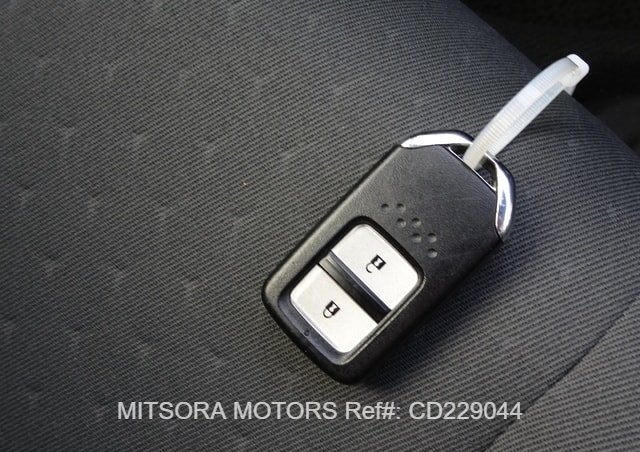 
								2023 HONDA FIT HONDA SENSING full									