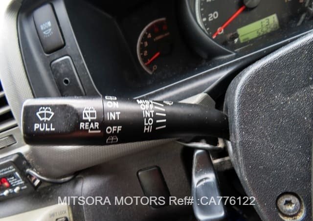 
								2013 TOYOTA HIACE VAN HIROOF AUTO (14 SEATER) full									