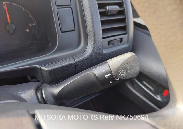 
								2015 TOYOTA HIACE COMMUTER full									