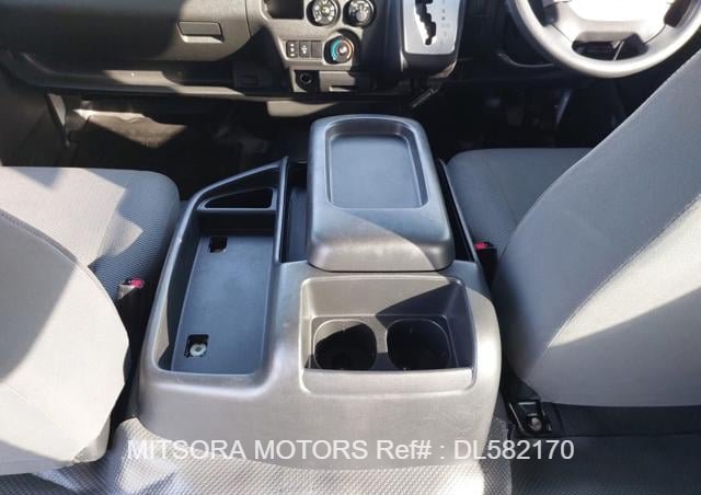 
								2014 TOYOTA HIACE COMMUTER full									