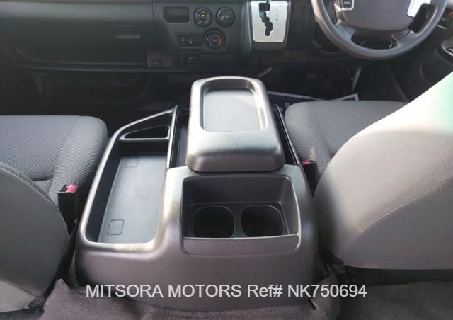 
								2015 TOYOTA HIACE COMMUTER full									