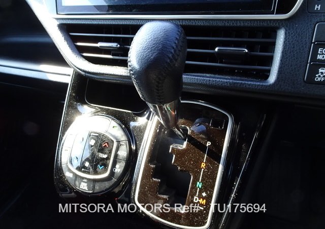 
								2021 TOYOTA VOXY ZS full									