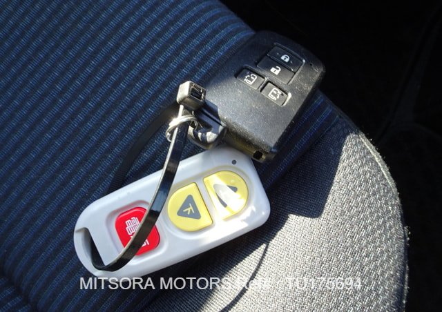 
								2021 TOYOTA VOXY ZS full									