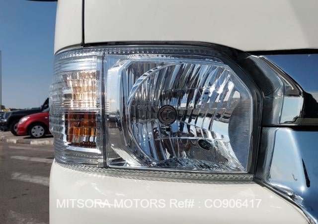 
								2015 TOYOTA HIACE COMMUTER full									