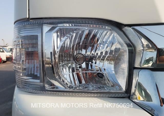 
								2015 TOYOTA HIACE COMMUTER full									