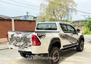 2015 TOYOTA HILUX 2.8
