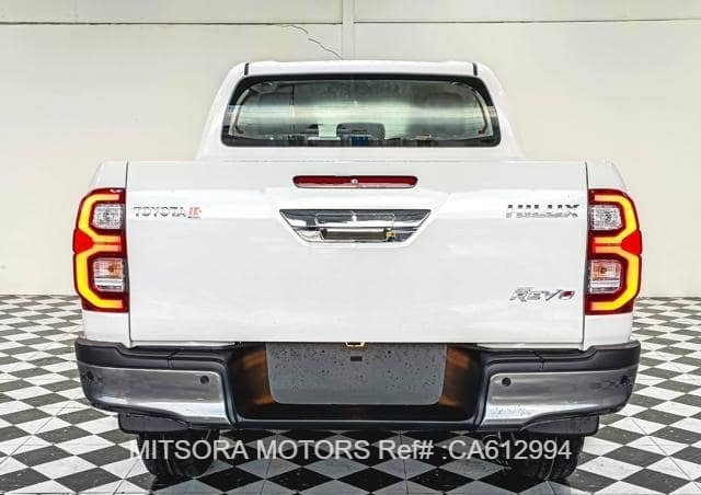2025 TOYOTA HILUX 2.4