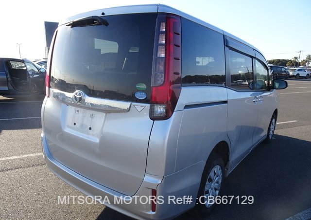 2016 TOYOTA NOAH X