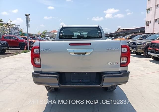 2023 TOYOTA HILUX 2.4