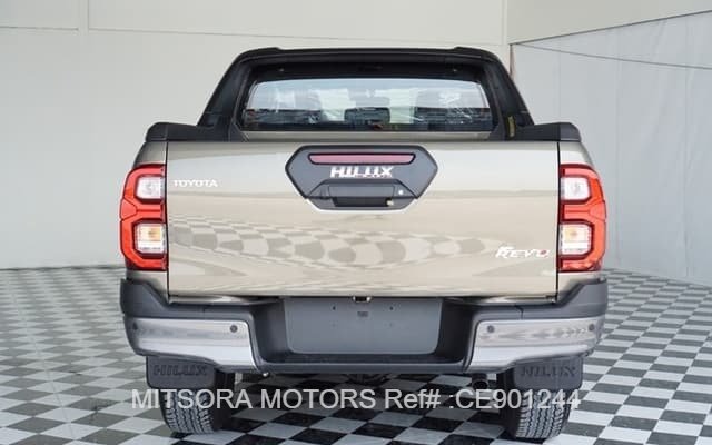 2023 TOYOTA HILUX 2.8