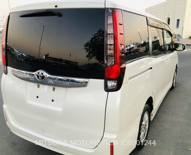 
								2015 TOYOTA NOAH G full									