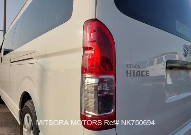 
								2015 TOYOTA HIACE COMMUTER full									