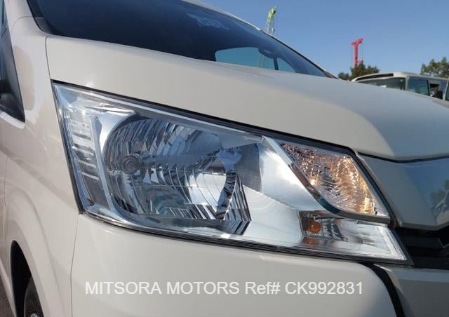 
								2023 TOYOTA HIACE COMMUTER full									