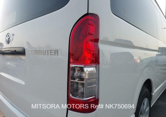 
								2015 TOYOTA HIACE COMMUTER full									