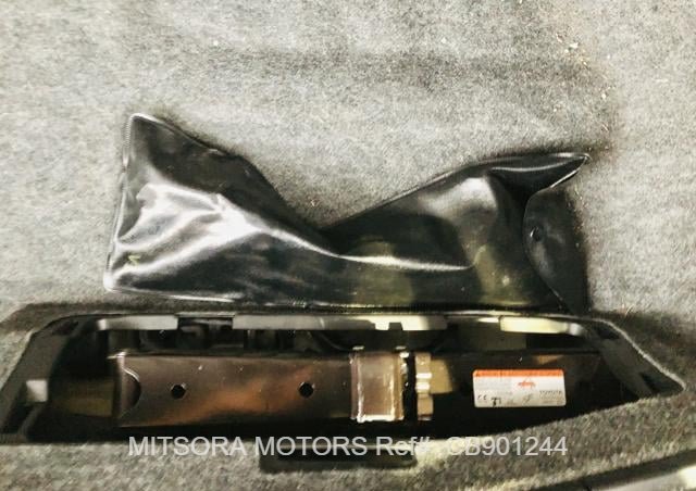 
								2015 TOYOTA NOAH G full									