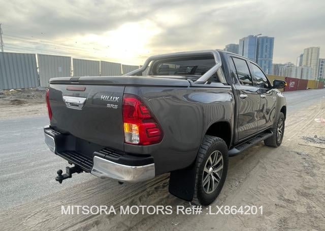
								2018 TOYOTA HILUX TRUNK COVER full									