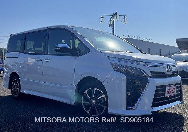 
								2019 TOYOTA VOXY ZS full									