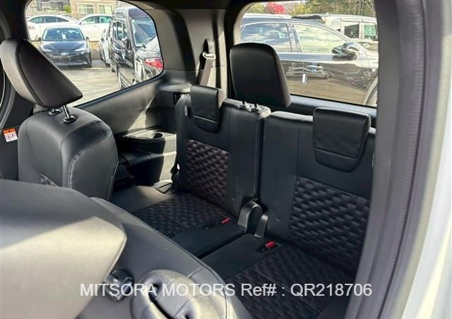 
								2023 TOYOTA VOXY PEARL full									