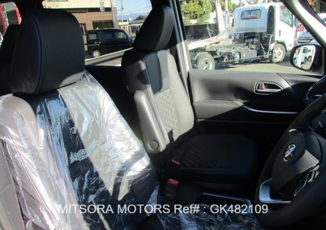 
								2025 TOYOTA VOXY full									