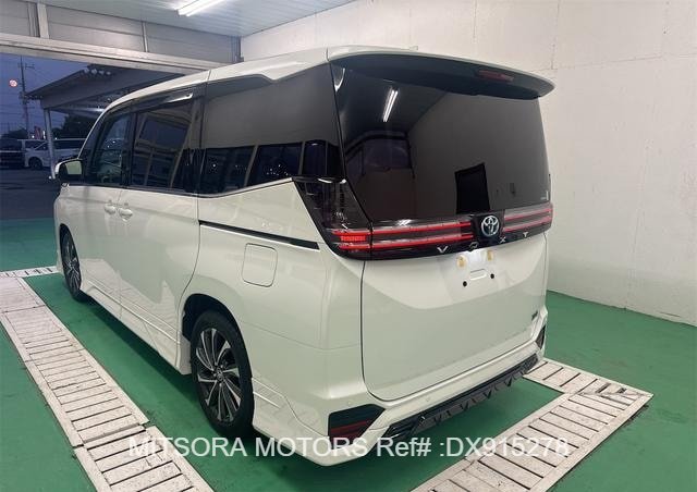 
								2024 TOYOTA VOXY 0179019 full									