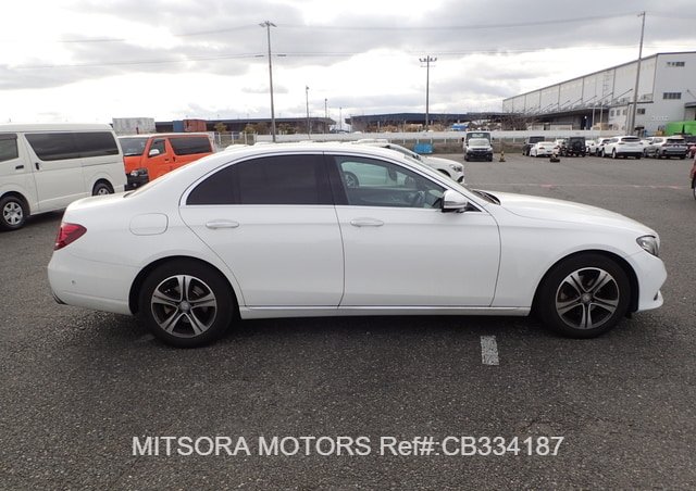 
								2017 MERCEDES-BENZ E-CLASS E200 AVANTGARDE full									