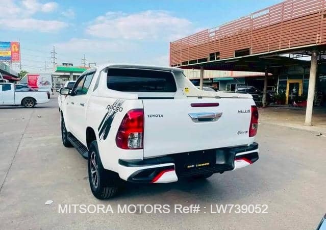 
								2016 TOYOTA HILUX 2.4 E REVO DOUBLE CAB full									