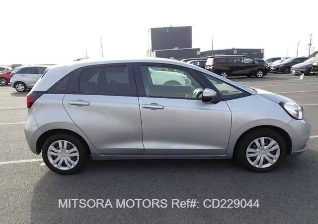 
								2023 HONDA FIT HONDA SENSING full									