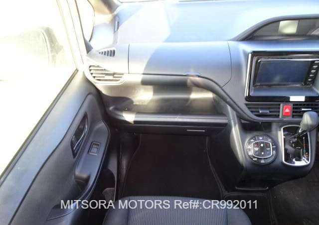 
								2021 TOYOTA NOAH X full									