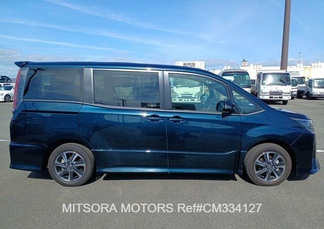
								2022 TOYOTA NOAH SI full									
