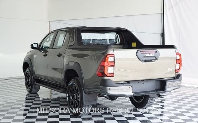 
								2023 TOYOTA HILUX 2.8 full									