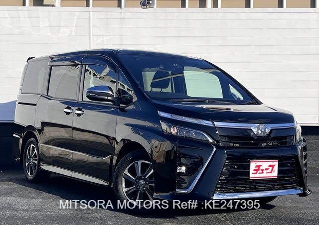
								2019 TOYOTA VOXY ZS2 full									