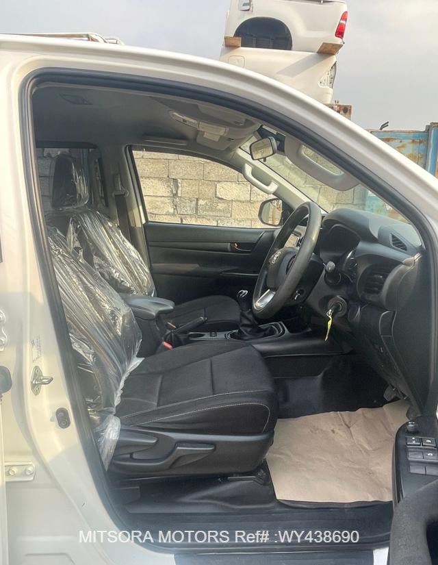 
								2020 TOYOTA HILUX full									