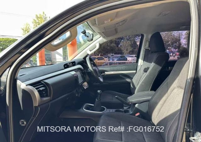 
								2020 TOYOTA HILUX 2.4 E REVO DOUBLE CAB full									