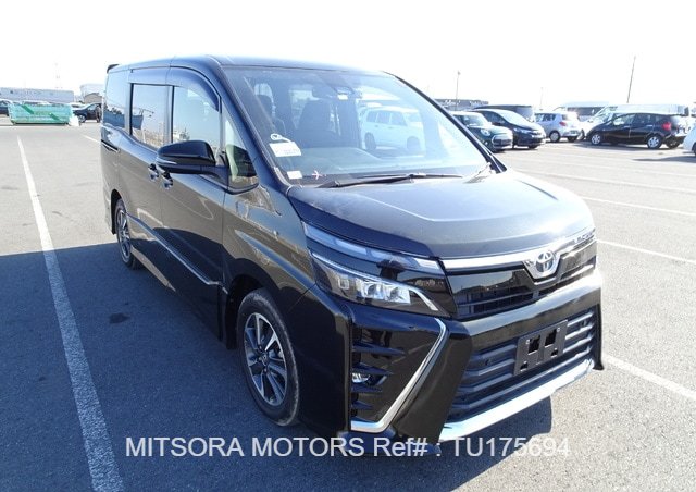
								2021 TOYOTA VOXY ZS full									