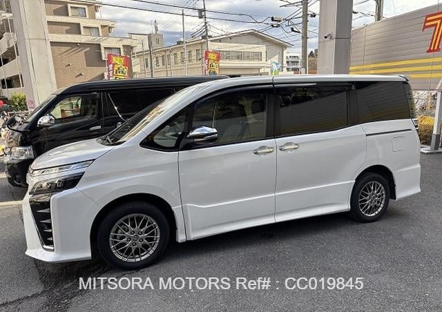 
								2021 TOYOTA VOXY ZS KIRAMEKI 3 full									