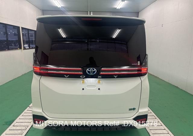 
								2024 TOYOTA VOXY 0179019 full									
