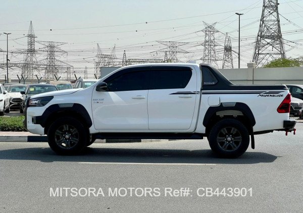 
								2023 TOYOTA HILUX full									