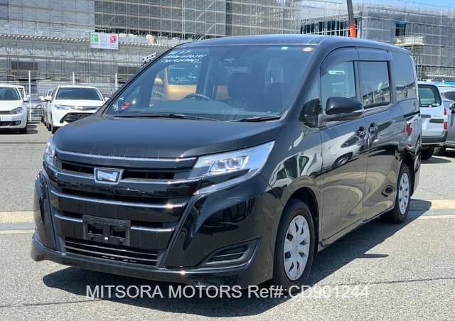 2017 TOYOTA NOAH X