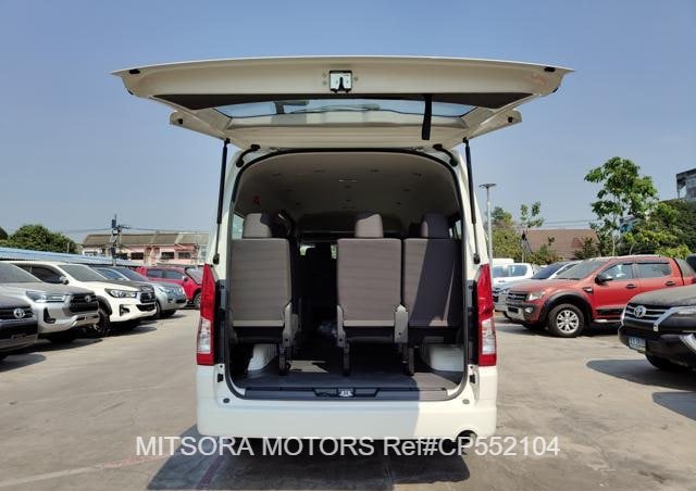 
								2026 TOYOTA HIACE COMMUTER 2.8 AT full									