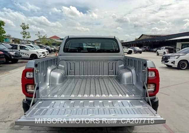 
								2024 TOYOTA HILUX 2.8 full									