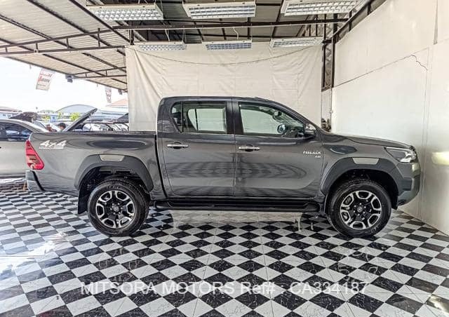 
								2025 TOYOTA HILUX 2.8 full									