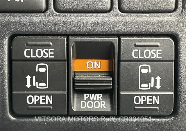 
								2017 TOYOTA NOAH full									