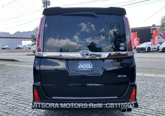 
								2018 TOYOTA NOAH SI full									