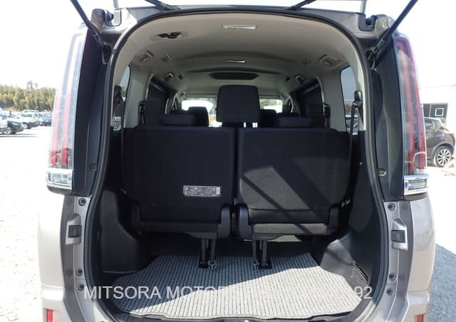 
								2021 TOYOTA NOAH X (4WD) full									