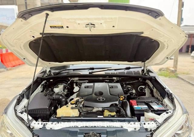 
								2015 TOYOTA HILUX 2.8 full									