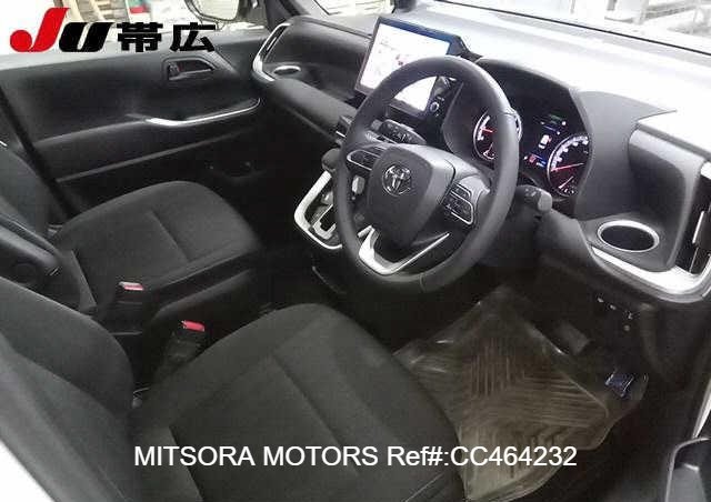 
								2023 TOYOTA VOXY 4WDS-G full									