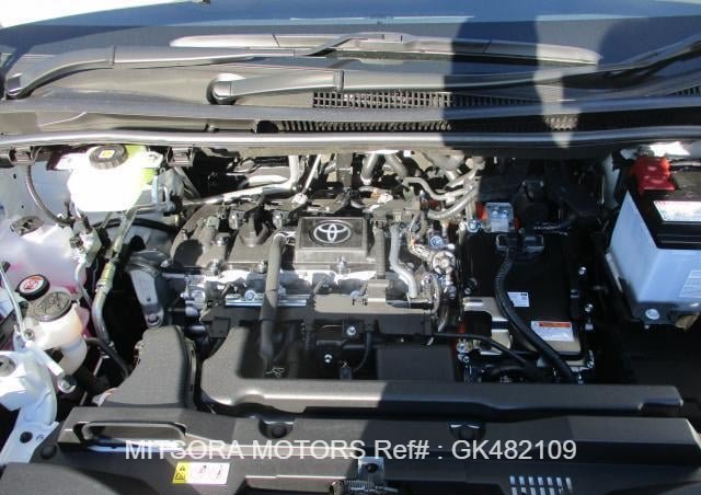 
								2025 TOYOTA VOXY full									