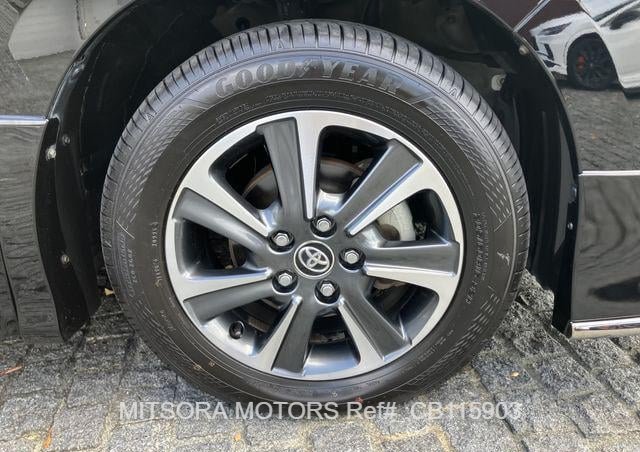 
								2018 TOYOTA NOAH SI full									