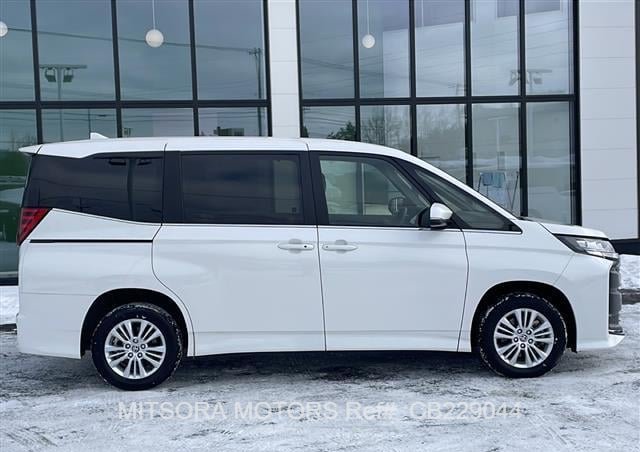 
								2025 TOYOTA NOAH full									