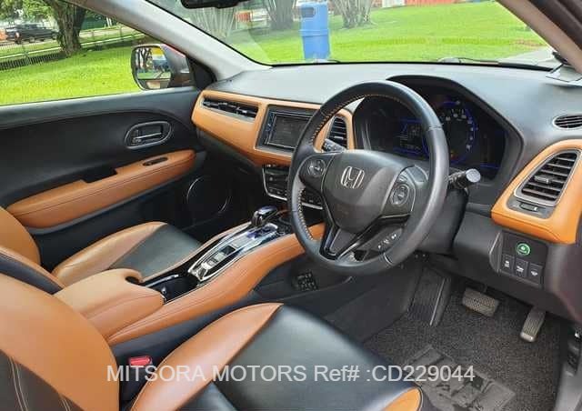 
								2015 HONDA VEZEL full									